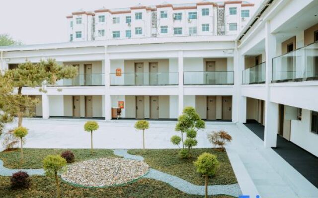 Wuyue Homestay (Longmen Grottoes)