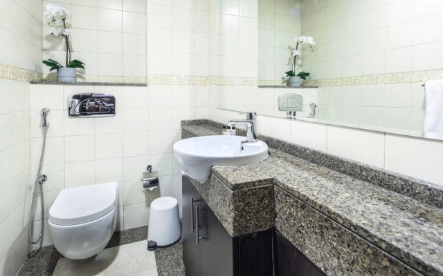 Classy & Ravishing 1BR w/ Enchanting Marina Views!