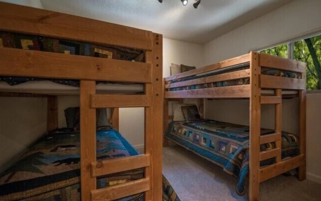 Scenic Wonders Evergreen Cabin 3 Bedroom