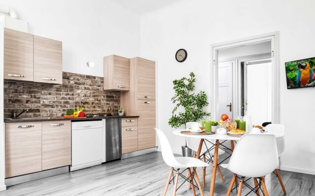 Luxury 2 Bedrooms Home in Milan Center