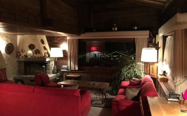 Big Luxurious Chalet in Schönried