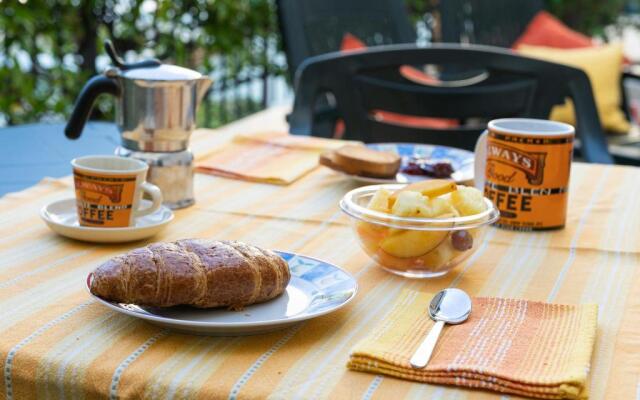 Terrazza del Gelsomino with terrace and open view