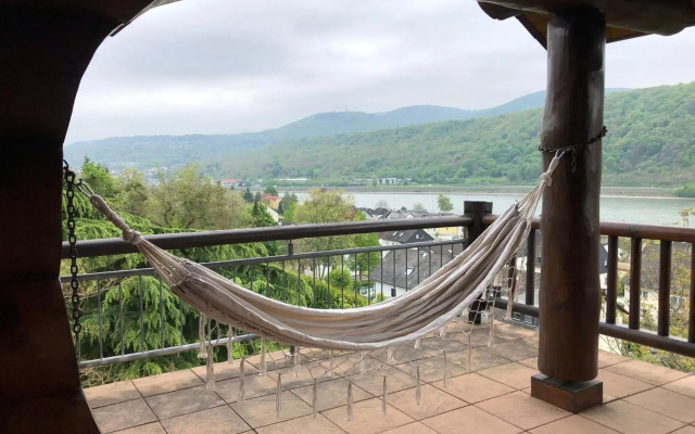 Traumhaftes Blockhaus am Rhein