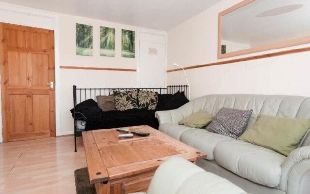 Aisha Apartment