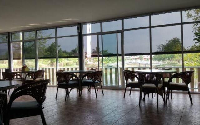 Palm Lodge Resort