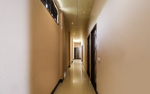 Oyo 49824 Dhingra Guest House
