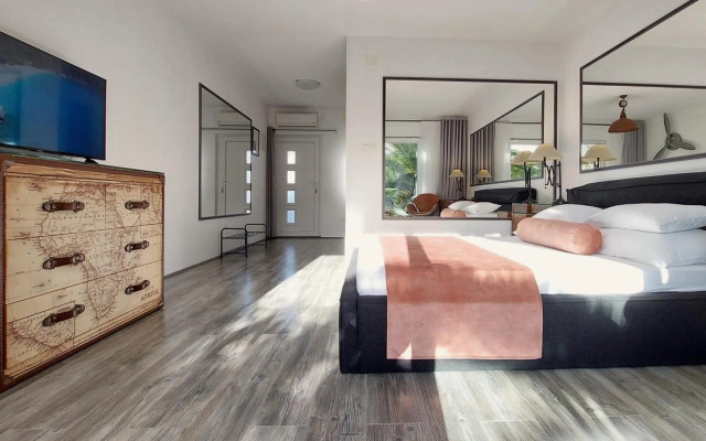 Refresh Boutique Apartments