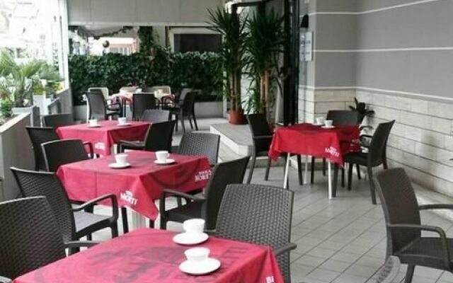 Hotel Laura Beach
