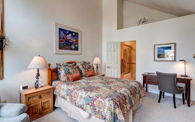 Pine Creek Lodge by RedAwning