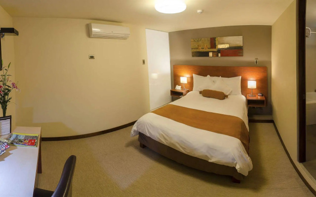 Sm Hotel And Business