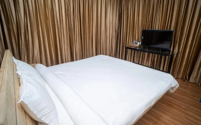 Shvas Island Resort