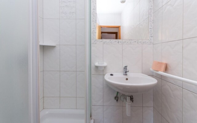 Stunning Apartment in Pakostane With 1 Bedrooms and Wifi