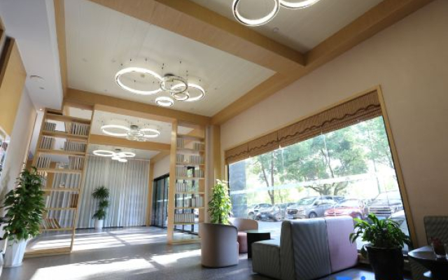 Elan Hotel