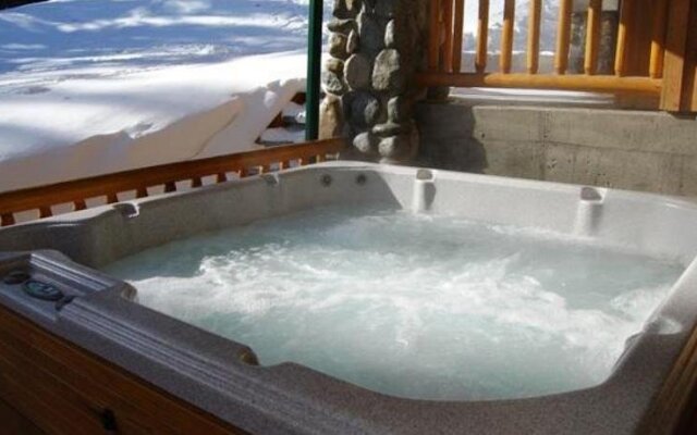 Outlaws Inn by Apex Accommodations