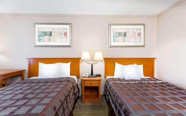 Days Inn by Wyndham Manning