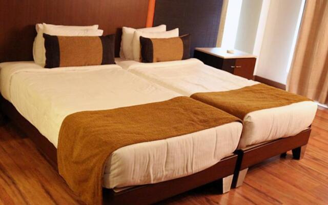 Oxford Suites & Rooms
