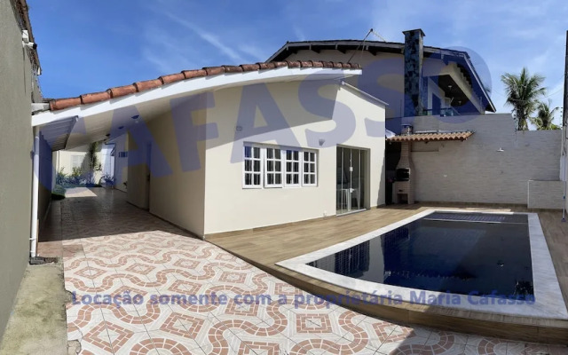 CASA PÉ NA AREIA COM PISCINA A 10mts