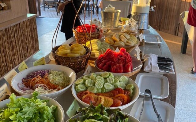 Aana Resort & Spa