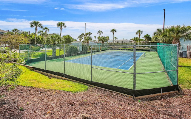 Oceanfront Luxury: 2BR Condo, St. Augustine