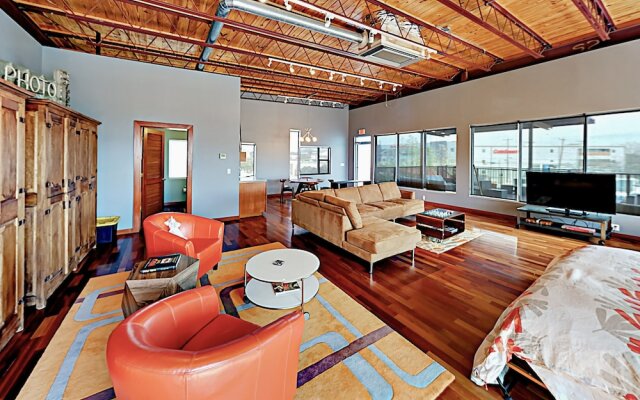 Hip 2nd-Story Studio Apts