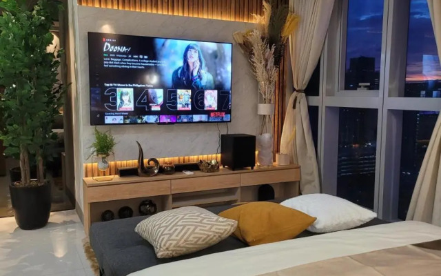 Staycations Up Above 13 at Bgc