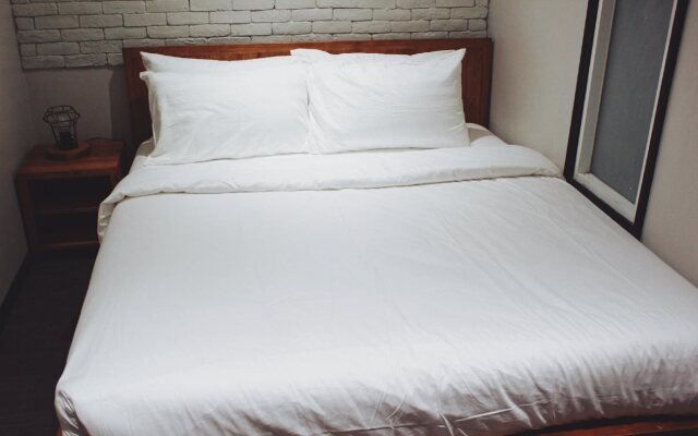 Henry's Hotel & Gastropub