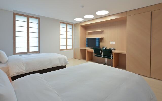 Hotel West of Canaan