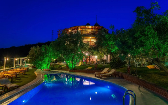 Aeneas Hotel