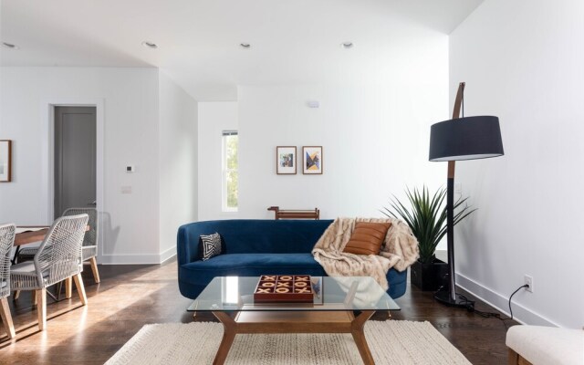 Domio Sylvan Park Stunning 8BR 2 Houses