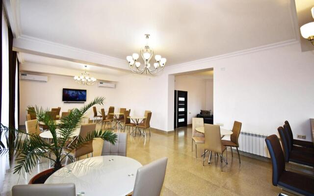 Patriott Hotel