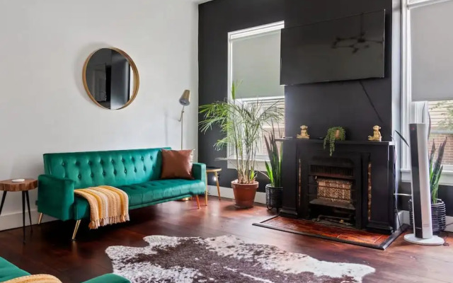 Prime Location Clean Top Rated Free Parking