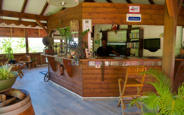 Le Domaine Du Rocher Noir