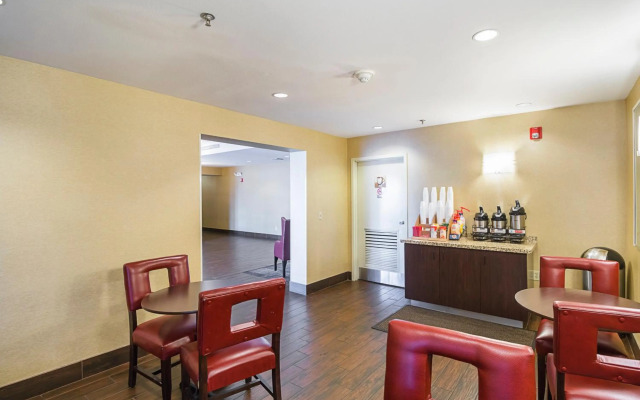 Red Roof Inn PLUS+ Phoenix West