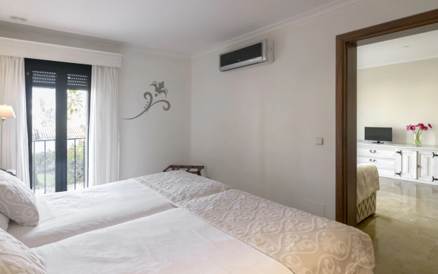 Aparthotel Galeón Suites