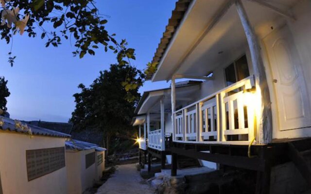 Phi Phi Cozy Seafront Resort