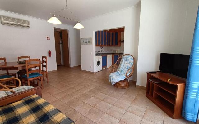 Quinta Gomeira by Amandio Batista