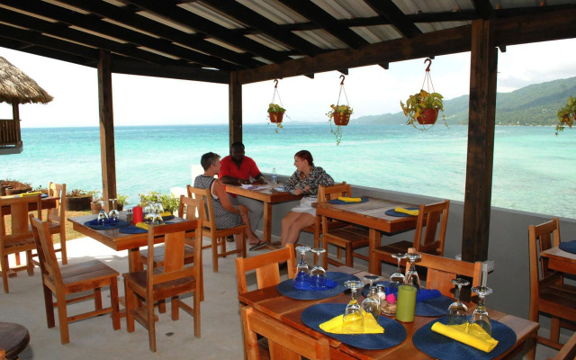 Luna Sea Inn