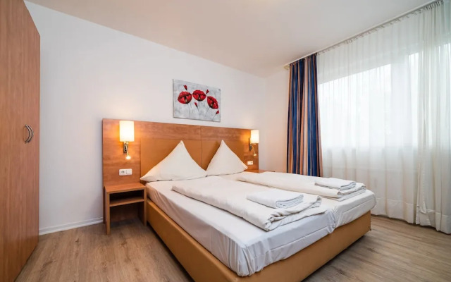 G & L Hotel