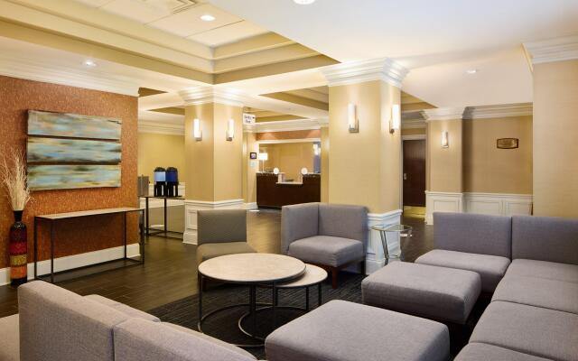 Holiday Inn Express & Suites Alpharetta - Windward Parkway by IHG