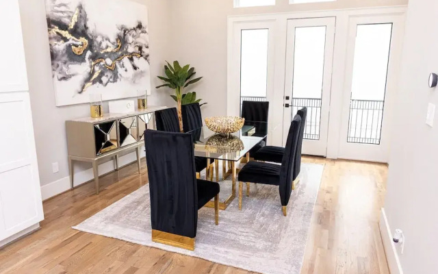 Stylish Luxury Downtown Home