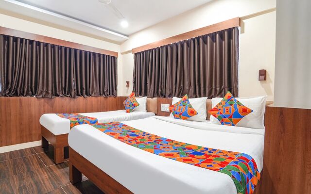 Fabhotel Stayz Inn Us Consulate
