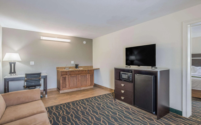 Quality Inn & Suites Conference Center