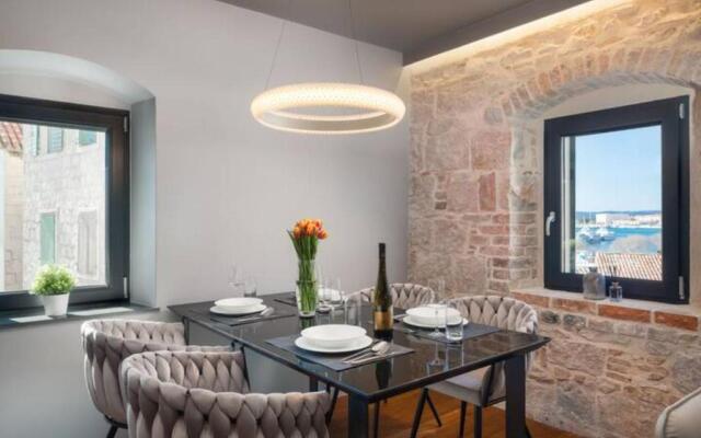 New luxury apartment Bacvice