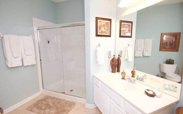 Executive Penthouse 3 Bedroom Condo by RedAwning