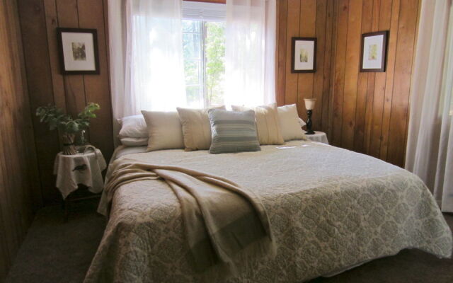 The Red Rooster Lodge