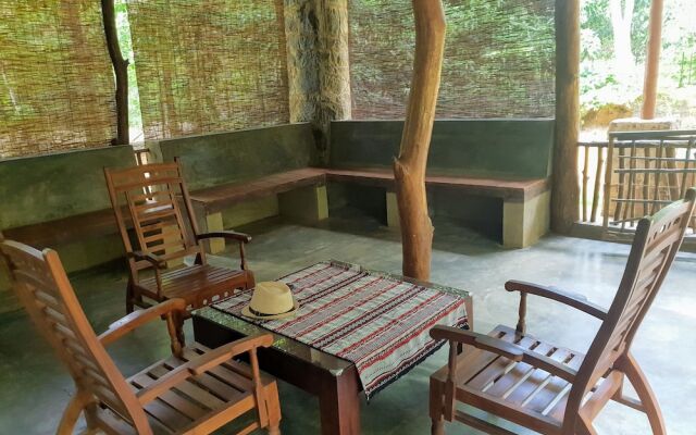 Jungle House Udawalawe Holiday Lodge