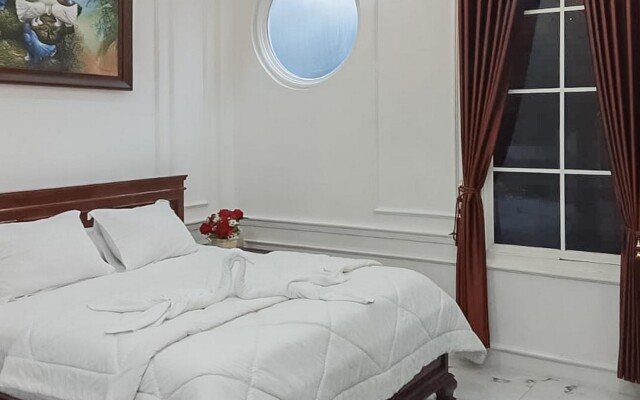 Sakura Guest House by The Lavana