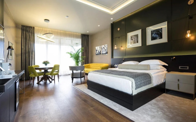 7 Rooms - Adults Only