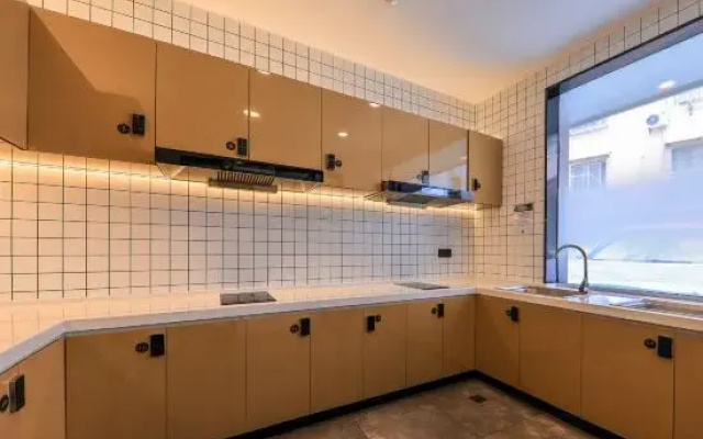 CJIA Apartment Hotel (Shanghai Zhongtan Road Subway Station)