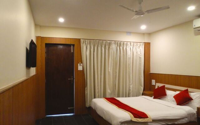 Rhino Lodge & Hotel